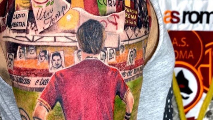 Tifoso si tatua Zaniolo con la maglia della Roma: il giocatore lo invita a Trigoria - immagine 1