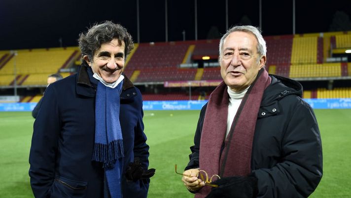 BENEVENTO, ITALY - JANUARY 22: Urbano Cairo (L), president of Torino FC and Oreste Vigorito (R), President of Benevento Calcio during the Serie A match between Benevento Calcio and Torino FC  at Stadio Ciro Vigorito on January 22, 2021 in Benevento, Italy. (Photo by Francesco Pecoraro/Getty Images) 