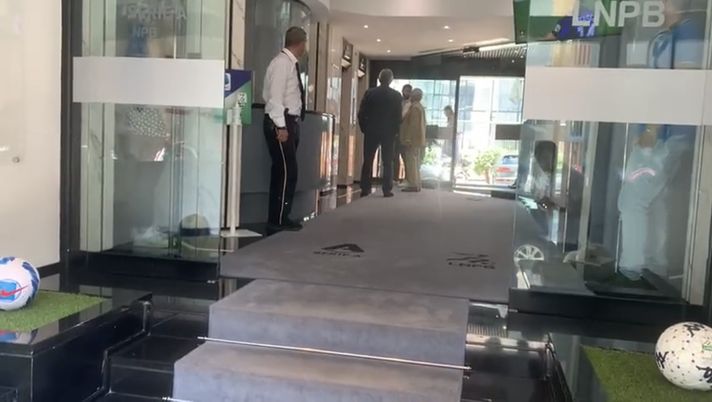 VIDEO Assemblea di Lega in corso: l’arrivo del presidente De Laurentiis – TMW - immagine 1