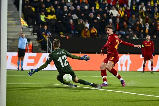 BODO, NORWAY - APRIL 07: Marash Kumbulla in action during the UEFA Conference League Quarter Final Leg One match between FK Bodo/Glimt and AS Roma at Aspmyra Stadion on April 07, 2022 in Bodo, Norway. (Photo by Fabio Rossi/AS Roma via Getty Images) Difesa, serve certezza: le piste sicure per il dopo Milenkovic- immagine 2