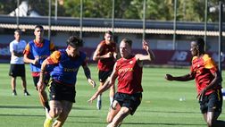 Trigoria, la Roma tra campo e palestra: Karsdorp si allena in gruppo – FOTO
