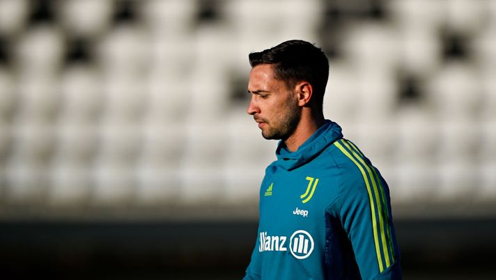 TURIN, ITALY - DECEMBER 06: Mattia De Sciglio of Juventus during a training session at JTC on December 6, 2022 in Turin, Italy. (Photo by Daniele Badolato - Juventus FC/Juventus FC via Getty Images) Inchiesta Juve, De Sciglio travolto dagli insulti sui social - immagine 1