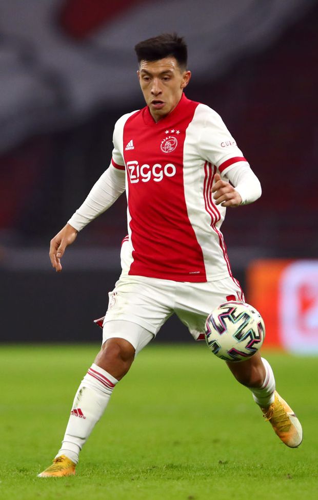 AMSTERDAM, NETHERLANDS - DECEMBER 12: Lisandro Martinez of Ajax in action during the Dutch Eredivisie match between Ajax and PEC Zwolle at Johan Cruijff Arena on December 12, 2020 in Amsterdam, Netherlands. (Photo by Dean Mouhtaropoulos/Getty Images) AMSTERDAM, NETHERLANDS - DECEMBER 12: Lisandro Martinez of Ajax in action during the Dutch Eredivisie match between Ajax and PEC Zwolle at Johan Cruijff Arena on December 12, 2020 in Amsterdam, Netherlands. (Photo by Dean Mouhtaropoulos/Getty Images)