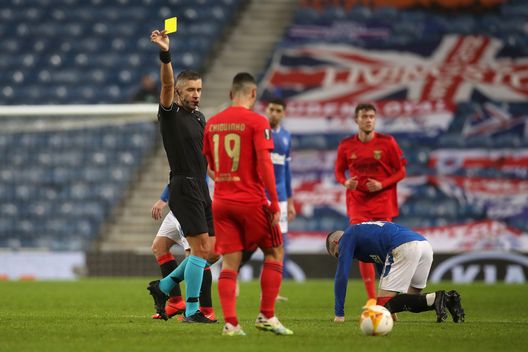 GLASGOW, SCOTLAND - NOVEMBER 26: Chiquinho of Benfica is shown the yellow card during the UEFA Europa League Group D stage match between Rangers and SL Benfica at Ibrox Stadium on November 26, 2020 in Glasgow, Scotland. Sporting stadiums around the UK remain under strict restrictions due to the Coronavirus Pandemic as Government social distancing laws prohibit fans inside venues resulting in games being played behind closed doors. (Photo by Ian MacNicol/Getty Images) GLASGOW, SCOTLAND - NOVEMBER 26: Chiquinho of Benfica is shown the yellow card during the UEFA Europa League Group D stage match between Rangers and SL Benfica at Ibrox Stadium on November 26, 2020 in Glasgow, Scotland. Sporting stadiums around the UK remain under strict restrictions due to the Coronavirus Pandemic as Government social distancing laws prohibit fans inside venues resulting in games being played behind closed doors. (Photo by Ian MacNicol/Getty Images)