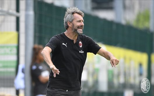 Maurizio Ganz, allenatore del Milan Femminile, foto @acmilan Maurizio Ganz, allenatore del Milan Femminile, foto @acmilan