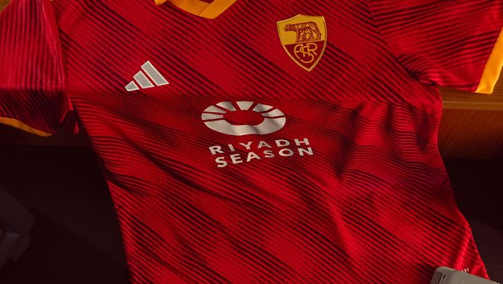 Delvecchio-derby, inevitabile accoppiata: Roma, ecco la maglia del 6 aprile - immagine 1