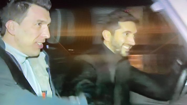 Mandzukic è arrivato a Milano: la firma col Milan, la durata del contratto e i dettagli Mandzukic è arrivato a Milano: la firma col Milan, la durata del contratto e i dettagli - immagine 1