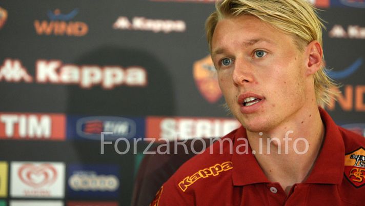 Kjaer: “Spero di rimanere a giocare nella Roma. Non vedo l'ora che arrivino gli Europei” Kjaer: “Spero di rimanere a giocare nella Roma. Non vedo l'ora che arrivino gli Europei” - immagine 1