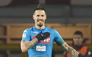  TURIN, ITALY - DECEMBER 16: Marek Hamsik of SSC Napoli celebrates after scoring the 0-3 goal during the Serie A match between Torino FC and SSC Napoli at Stadio Olimpico di Torino on December 16, 2017 in Turin, Italy. (Photo by Francesco Pecoraro/Getty Images)