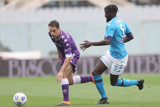 FLORENCE, ITALY - MAY 16: Giacomo Bonaventura of ACF Fiorentina in action during the Serie A match between ACF Fiorentina and SSC Napoli at Stadio Artemio Franchi on May 16, 2021 in Florence, Italy. (Photo by Gabriele Maltinti/Getty Images) FLORENCE, ITALY - MAY 16: Giacomo Bonaventura of ACF Fiorentina in action during the Serie A match between ACF Fiorentina and SSC Napoli at Stadio Artemio Franchi on May 16, 2021 in Florence, Italy. (Photo by Gabriele Maltinti/Getty Images)