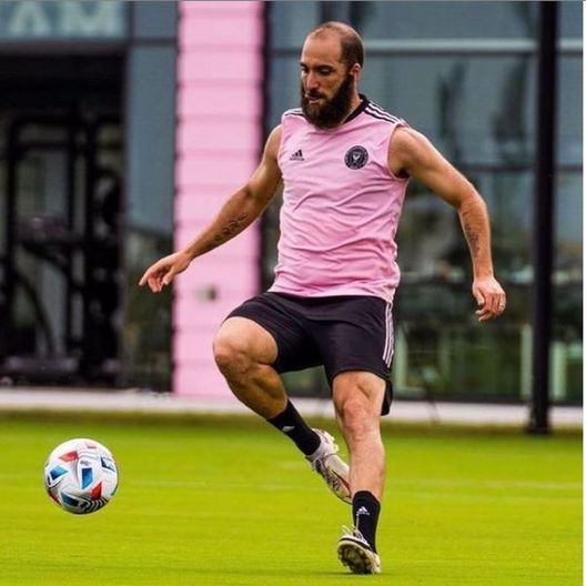 Higuain durante l'allenamento odierno con l'Inter Miami Higuain durante l'allenamento odierno con l'Inter Miami
