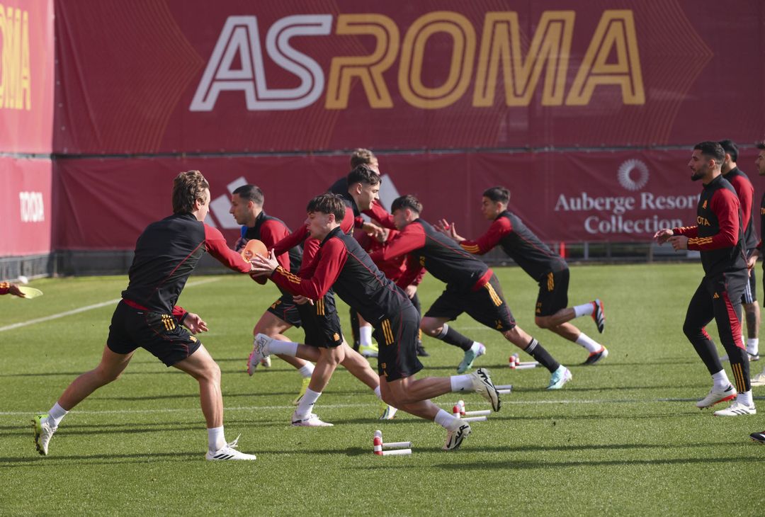 Roma, la rifinitura alla vigilia del match contro la Salernitana – FOTOGALLERY - immagine 6
