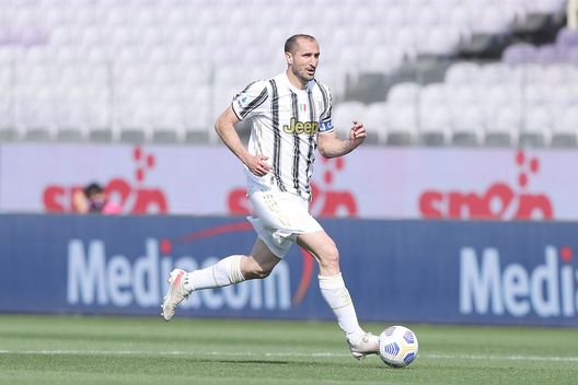 Capitan Chiellini in azione Capitan Chiellini in azione