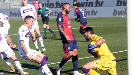 CAGLIARI, ITALY - JANUARY 23: Joao Pedro's penalty saved during the Serie A match between Cagliari Calcio and ACF Fiorentina at Sardegna Arena on January 23, 2022 in Cagliari, Italy. (Photo by Enrico Locci/Getty Images)