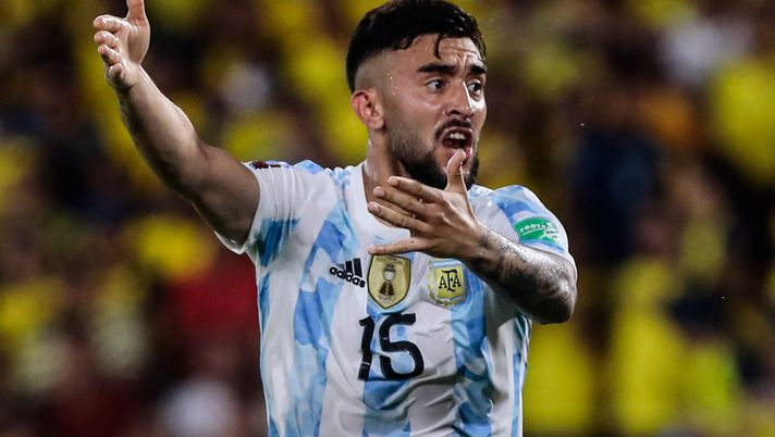 Argentina's Nicolas Gonzalez gestures during the South American qualification football match for the FIFA World Cup Qatar 2022 against Ecuador, at the Isidro Romero Monumental Stadium in Guayaquil, Ecuador, on March 29, 2022. (Photo by FRANKLIN JACOME / POOL / AFP) (Photo by FRANKLIN JACOME/POOL/AFP via Getty Images) Ct Argentina: “Alcuni non al top, potrei fare dei cambi in lista”. Le ultime su Gonzalez, Dybala… - immagine 1