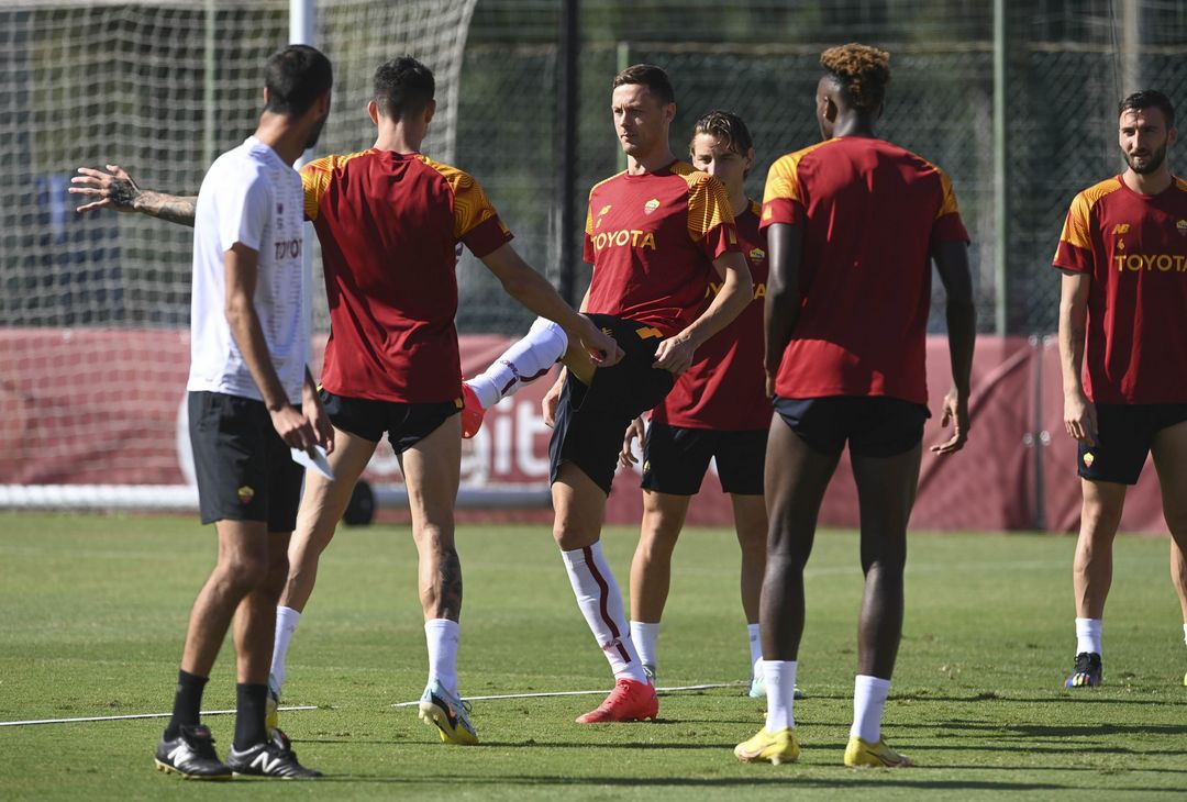 Trigoria, l’allenamento prima della partenza per Genova – FOTO GALLERY - immagine 6
