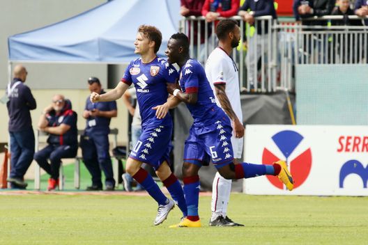 CAGLIARI, ITALY - APRIL 09: Ljajic Adem of Torino celebrates his goal 1-1 with the team-mates during the Serie A match between Cagliari Calcio and FC Torino at Stadio Sant'Elia on April 9, 2017 in Cagliari, Italy. (Photo by Enrico Locci/Getty Images) CAGLIARI, ITALY - APRIL 09: Ljajic Adem of Torino celebrates his goal 1-1 with the team-mates during the Serie A match between Cagliari Calcio and FC Torino at Stadio Sant'Elia on April 9, 2017 in Cagliari, Italy. (Photo by Enrico Locci/Getty Images)