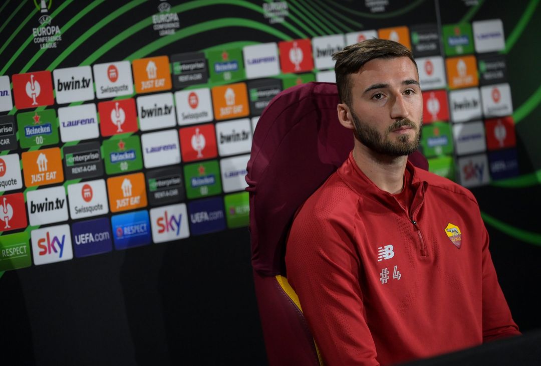 La conferenza di Mourinho e Cristante alla vigilia di Roma-Leicester – FOTO GALLERY - immagine 6