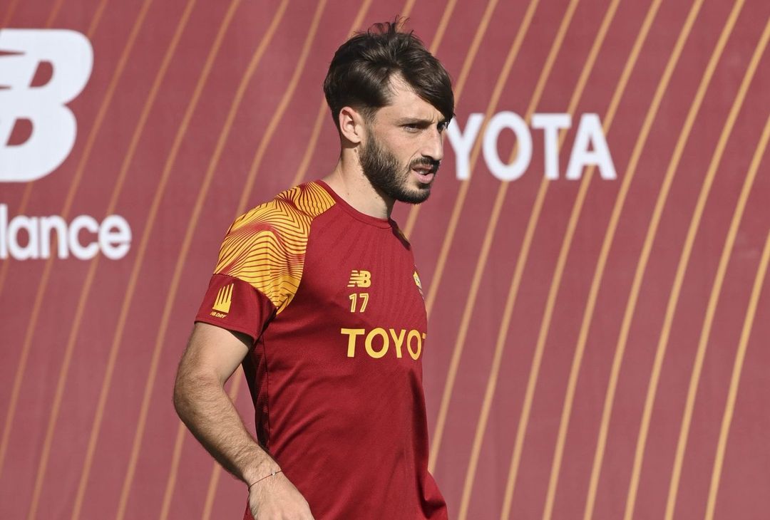 Trigoria, ripresa in vista del Betis: Karsdorp con il gruppo – FOTO GALLERY - immagine 27