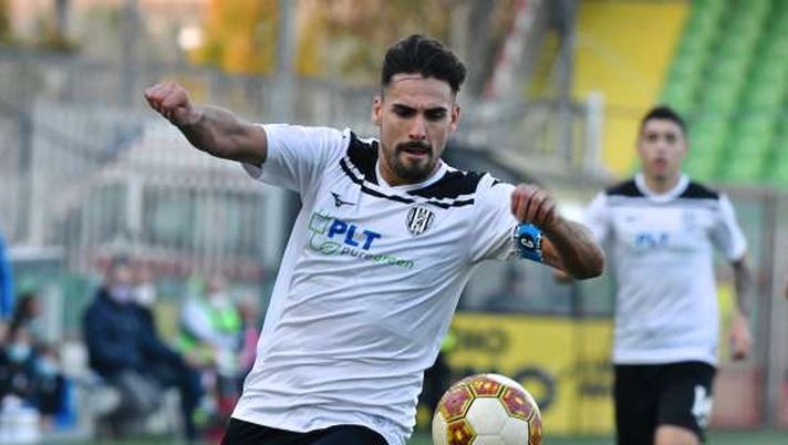 Turris, Ardizzone: “Contento di questa scelta. Porto in questo gruppo l’esperienza”  Serie C