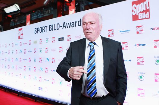 HAMBURG, GERMANY - AUGUST 08:  Udo Lattek attends the Sport Bild Award 2011 at the Fischauktionshalle on August 8, 2011 in Hamburg, Germany.  (Photo by Joern Pollex/Getty Images) 