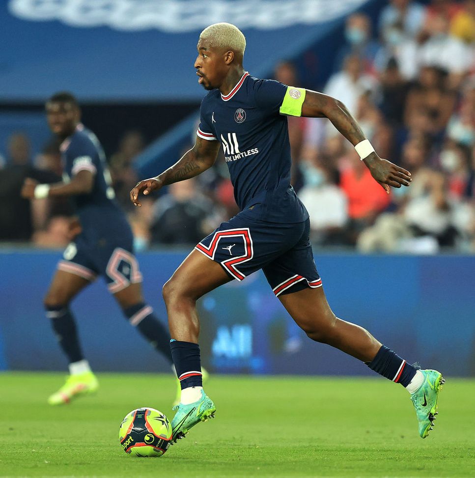 PARIS, FRANCE - AUGUST 14: Presnel Kimpembe of Paris Saint- Germain runs with the ball during the Ligue 1 Uber Eats match between Paris Saint Germain and Strasbourg at Parc des Princes on August 14, 2021 in Paris, France. (Photo by David Rogers/Getty Images) PARIS, FRANCE - AUGUST 14: Presnel Kimpembe of Paris Saint- Germain runs with the ball during the Ligue 1 Uber Eats match between Paris Saint Germain and Strasbourg at Parc des Princes on August 14, 2021 in Paris, France. (Photo by David Rogers/Getty Images)
