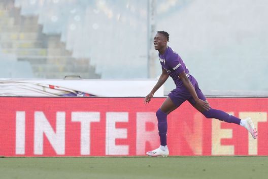  FLORENCE, ITALY - JULY 19: Christian Kouame of ACF Fiorentina celebrates after scoring a goal during the Serie A match between ACF Fiorentina and Torino FC at Stadio Artemio Franchi on July 19, 2020 in Florence, Italy. (Photo by Gabriele Maltinti/Getty Images) 