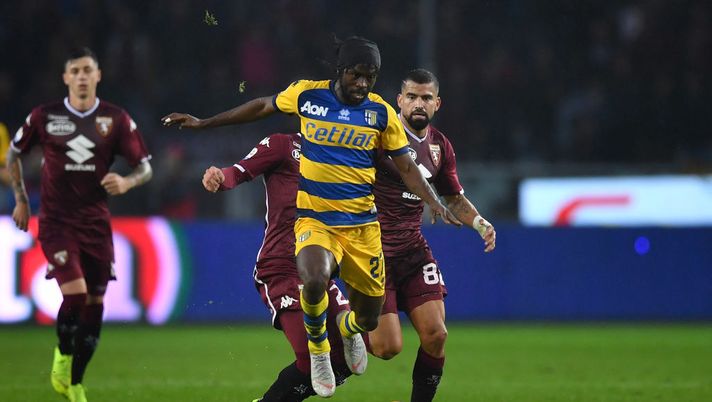 TURIN, ITALY - NOVEMBER 10:  Gervinho of Parma Calcio in action during the Serie A match between Torino FC and Parma Calcio at Stadio Olimpico di Torino on November 10, 2018 in Turin, Italy.  (Photo by Valerio Pennicino/Getty Images) 