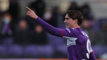GERMOGLI PH: 11DICEMBRE 2021 FIRENZE STADIO ARTEMIO FRANCHI CAMPIONATO SERIE A TIM FIORENTINA VS SALERNITANA NELLA FOTO GOL ESULTANZA VLAHOVIC