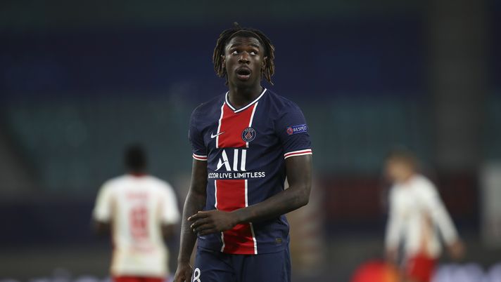LEIPZIG, GERMANY - NOVEMBER 04: Moise Kean of Paris Saint-Germain looks on during the UEFA Champions League Group H stage match between RB Leipzig and Paris Saint-Germain at Red Bull Arena on November 04, 2020 in Leipzig, Germany. (Photo by Maja Hitij/Getty Images) 