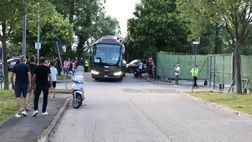 VIDEO Padova-Palermo, arriva il pullman dei rosanero accolto tra gli applausi