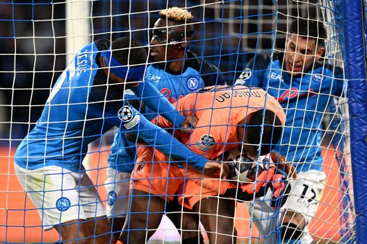 Tifosi del Napoli da sogno: l’urlo all’inno della Champions sfiora i 115 decibel- immagine 2