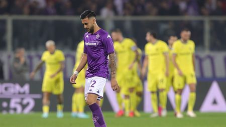 FLORENCE, ITALY - OCTOBER 22: Nicolas Ivan Gonzalez of ACF Fiorentina is injured during the Serie A match between ACF Fiorentina and FC Internazionale at Stadio Artemio Franchi on October 22, 2022 in Florence, Italy. (Photo by Gabriele Maltinti/Getty Images)
