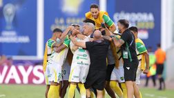 Bravo Hernan: il presidente del Defensa y Justicia dedica il trofeo all’avioncito Crespo