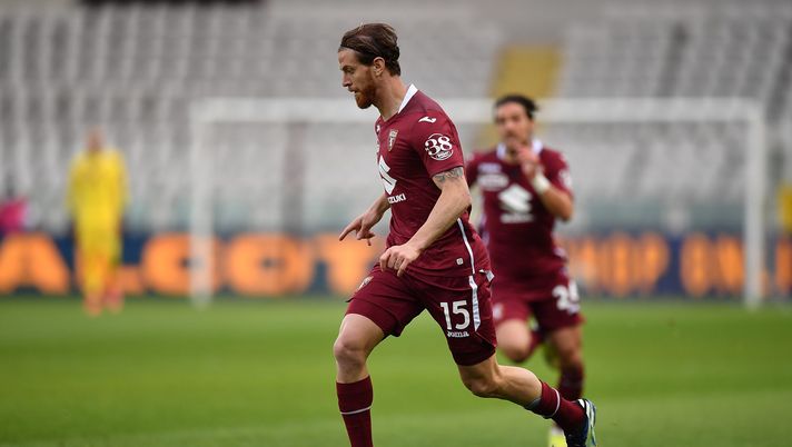 TURIN, ITALY - APRIL 18: Cristian Ansaldi of Torino FC in action during the Serie A match between Torino FC and AS Roma at Stadio Olimpico di Torino on April 18, 2021 in Turin, Italy. Sporting stadiums around Italy remain under strict restrictions due to the Coronavirus Pandemic as Government social distancing laws prohibit fans inside venues resulting in games being played behind closed doors. (Photo by Valerio Pennicino/Getty Images) TURIN, ITALY - APRIL 18: Cristian Ansaldi of Torino FC in action during the Serie A match between Torino FC and AS Roma at Stadio Olimpico di Torino on April 18, 2021 in Turin, Italy. Sporting stadiums around Italy remain under strict restrictions due to the Coronavirus Pandemic as Government social distancing laws prohibit fans inside venues resulting in games being played behind closed doors. (Photo by Valerio Pennicino/Getty Images)