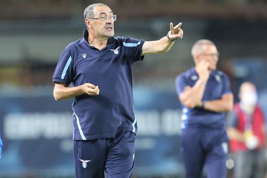 EMPOLI, ITALY - AUGUST 21: Maurizio Sarri manager of SS Lazio gestures during the Serie A match between Empoli FC v SS Lazio at Stadio Carlo Castellani on August 21, 2021 in Empoli, Italy. (Photo by Gabriele Maltinti/Getty Images) EMPOLI, ITALY - AUGUST 21: Maurizio Sarri manager of SS Lazio gestures during the Serie A match between Empoli FC v SS Lazio at Stadio Carlo Castellani on August 21, 2021 in Empoli, Italy. (Photo by Gabriele Maltinti/Getty Images)