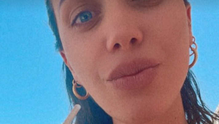 Eleonora, giornata in spiaggia con Gallinari. La Boi fa sognare il web in costume Eleonora, giornata in spiaggia con Gallinari. La Boi fa sognare il web in costume - immagine 1