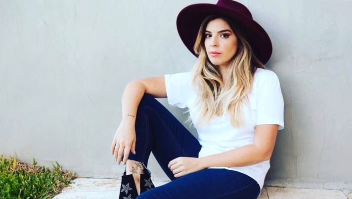 La figlia di Maradona sul padre: “Non mi interessa il cognome per mia figlia, non riesco…” La figlia di Maradona sul padre: “Non mi interessa il cognome per mia figlia, non riesco…”