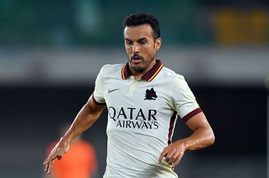 VERONA, ITALY - SEPTEMBER 19: Pedro of AS Roma in action during the Serie A match between Hellas Verona FC and AS Roma at Stadio Marcantonio Bentegodi on September 19, 2020 in Verona, Italy. (Photo by Alessandro Sabattini/Getty Images) VERONA, ITALY - SEPTEMBER 19: Pedro of AS Roma in action during the Serie A match between Hellas Verona FC and AS Roma at Stadio Marcantonio Bentegodi on September 19, 2020 in Verona, Italy. (Photo by Alessandro Sabattini/Getty Images)