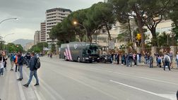 VIDEO Palermo-Brescia, il pullman dei rosanero arriva al “Renzo Barbera”