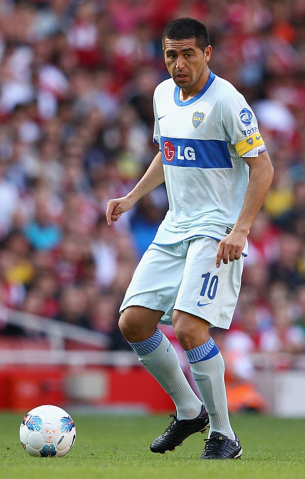 Juan Roman Riquelme in campo nel 2011 (Photo by Richard Heathcote/Getty Images) Juan Roman Riquelme in campo nel 2011 (Photo by Richard Heathcote/Getty Images)