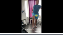 VIDEO PSG, il papà di Neymar palleggia con una pallina da tennis: la reazione dell’ex Barcellona