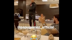 VIDEO Siviglia, Gomez è già ‘on fire’: l’argentino balla la Papu Dance, la performance è tutta da ridere