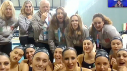 VIDEO / Emma, che sorpresa! La Nazionale di nuoto artistico nel video di Apnea