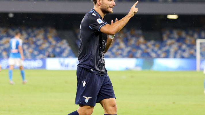 NAPLES, ITALY - AUGUST 01: Ciro Immobile of SS Lazio celebrates after scoring the 1-1 goal during the Serie A match between SSC Napoli and  SS Lazio at Stadio San Paolo on August 01, 2020 in Naples, Italy. (Photo by Francesco Pecoraro/Getty Images) 
