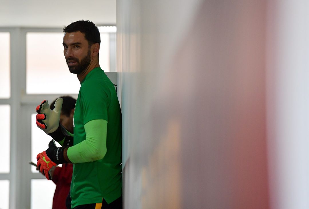 Roma, c’è Wijnaldum in gruppo. E torna anche Rui Patricio – FOTO GALLERY - immagine 24