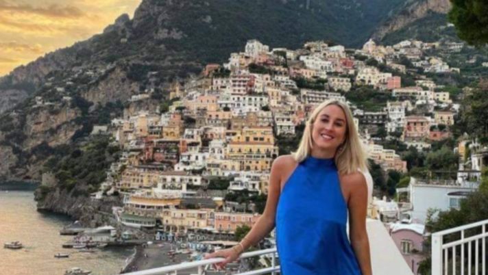 Kat innamorata di Positano: lady Mertens festeggia il compleanno con “Ciro”… 