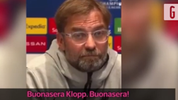 Video – Domanda “tragica”, Klopp sfotte: “Giornalista o imbucato?”