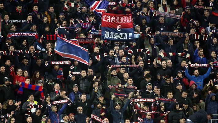 CAGLIARI, ITALY - DECEMBER 16: Supporters of Cagliari cheer during the Serie A match between Cagliari Calcio and SS Lazio at Sardegna Arena on December 16, 2019 in Cagliari, Italy. (Photo by Enrico Locci/Getty Images) CAGLIARI, ITALY - DECEMBER 16: Supporters of Cagliari cheer during the Serie A match between Cagliari Calcio and SS Lazio at Sardegna Arena on December 16, 2019 in Cagliari, Italy. (Photo by Enrico Locci/Getty Images)
