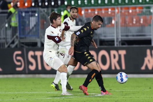 Francesco Forte in Venezia-Salernitana (Photo by Maurizio Lagana/Getty Images) Venezia e i gol da derby, dopo Aramu alla Juve: Forte “Tifare Roma e segnare alla Lazio…”- immagine 2